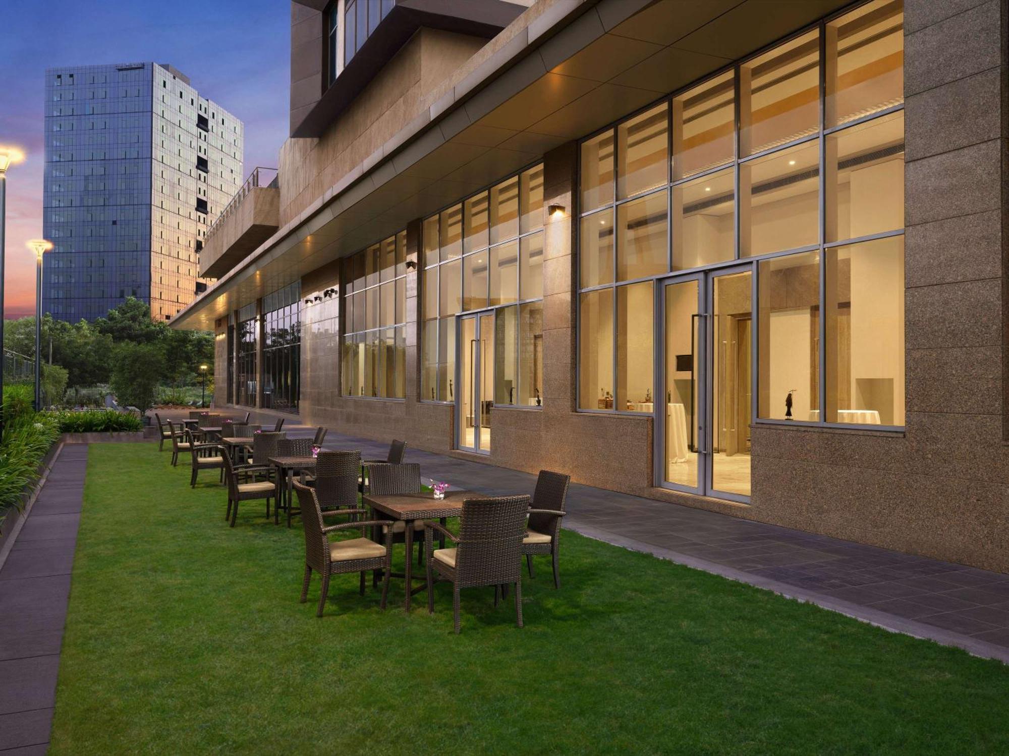 Grand Mercure Ahmedabad Gift City - An Accor Hotels Brand Gandhinagar Exterior foto